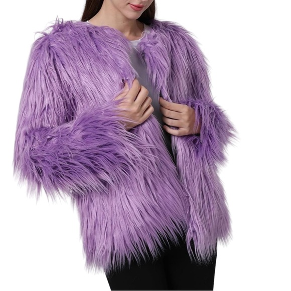 Women’s Plus Size Shaggy Faux Fur Coat in peachy Pink - Picture 5 of 6